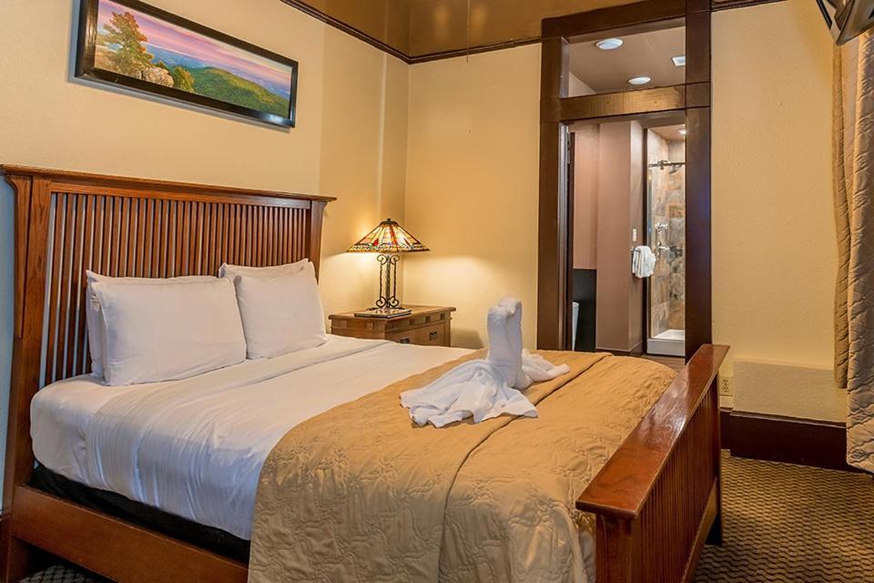 Deluxe Suite with Spa Bath,1541328433:JPEG