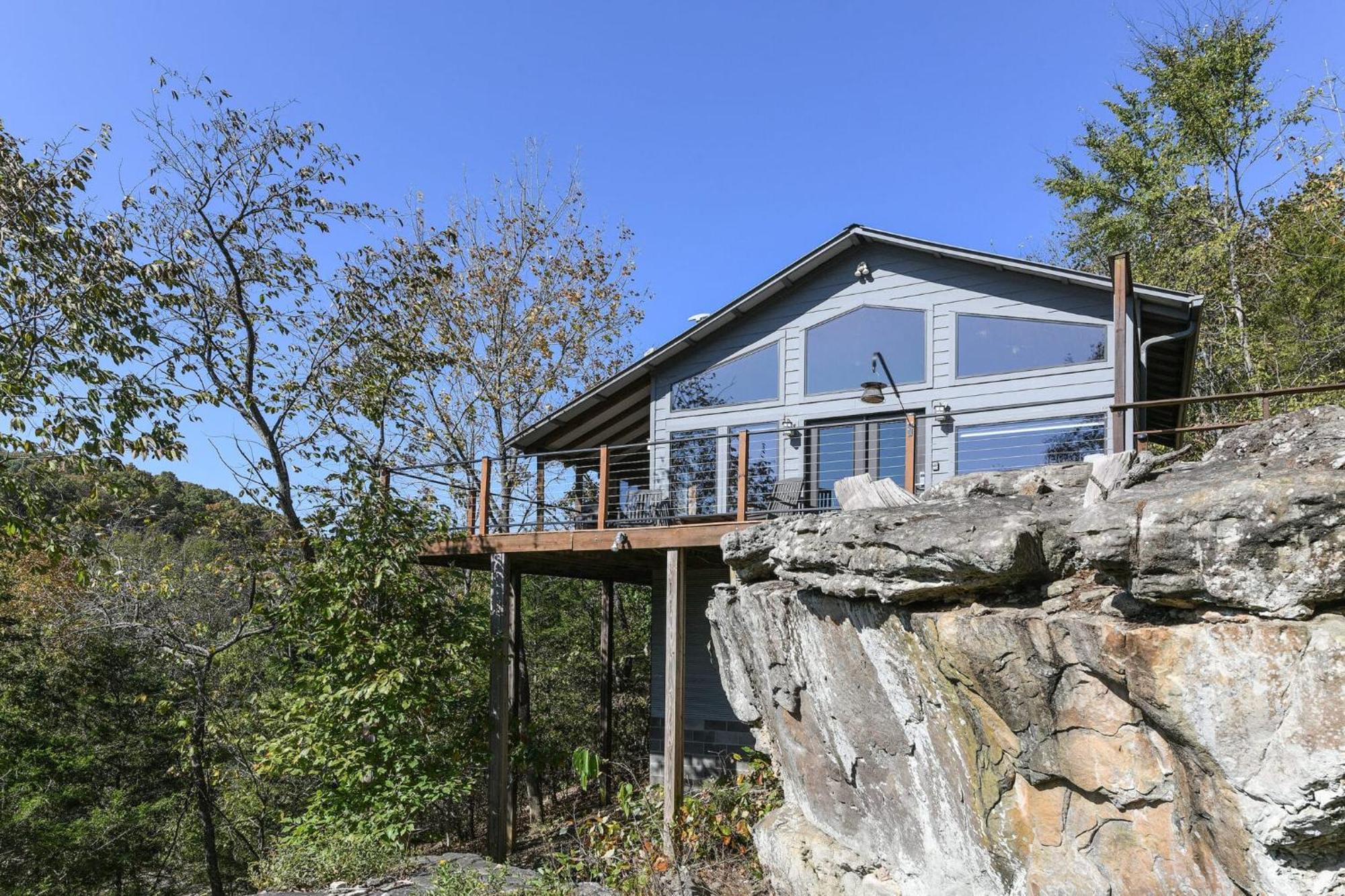 King Cabin Lake View,1596078755:JPEG